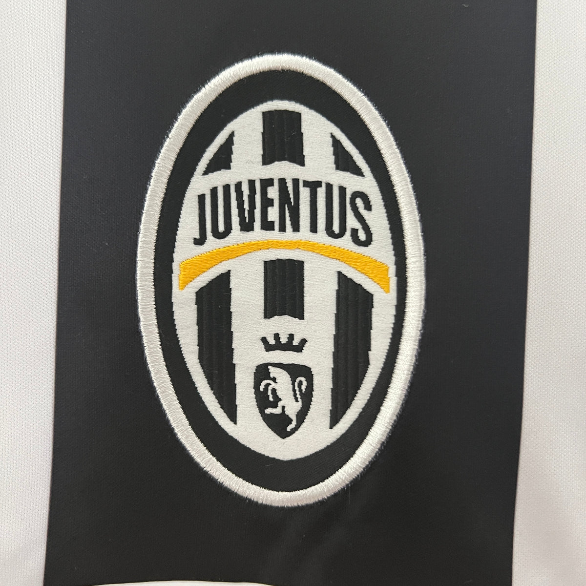 CAMISA JUVENTUS RETRÔ HOME 04/05