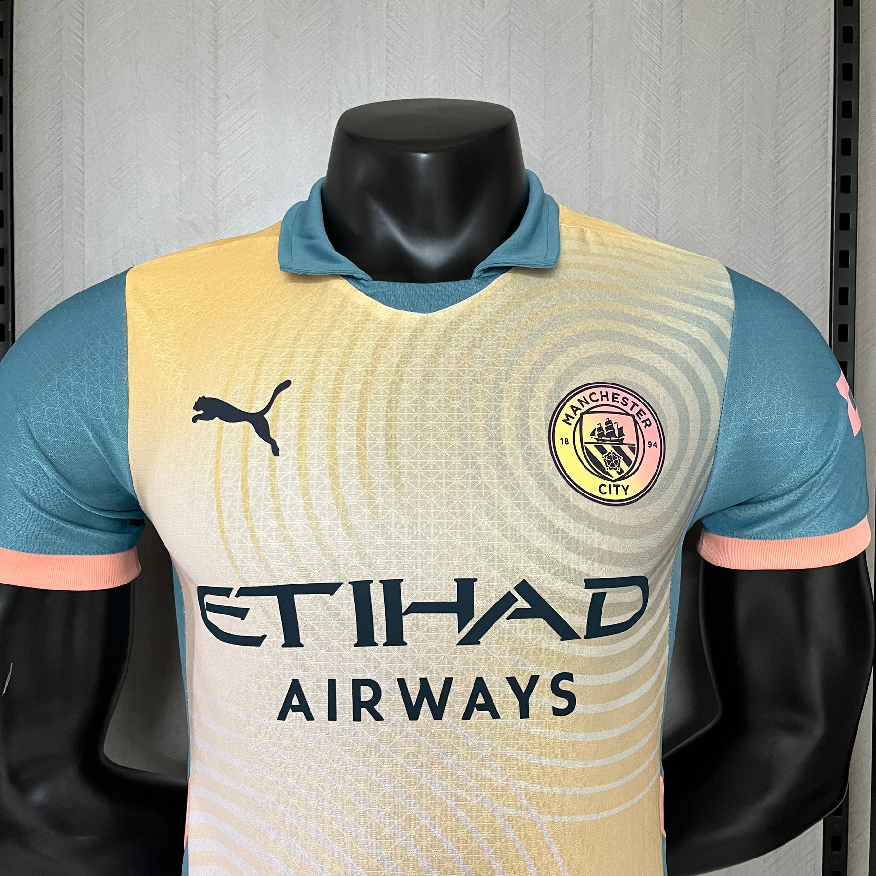 CAMISA MANCHESTER CITY VERSÃO JOGADOR FOUTH 24/25