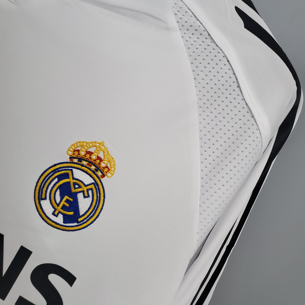 CAMISA REAL MADRID MANGA LONGA RETRÔ HOME 05/06